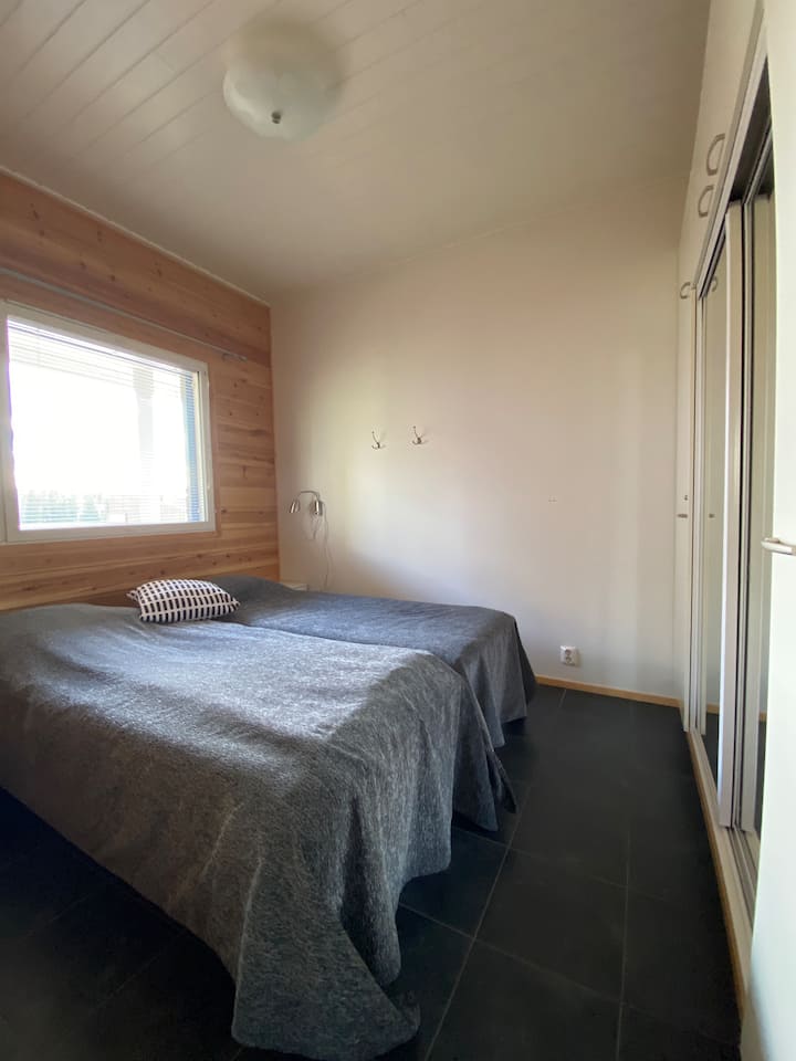 1号卧室配有双人床80 + 80厘米