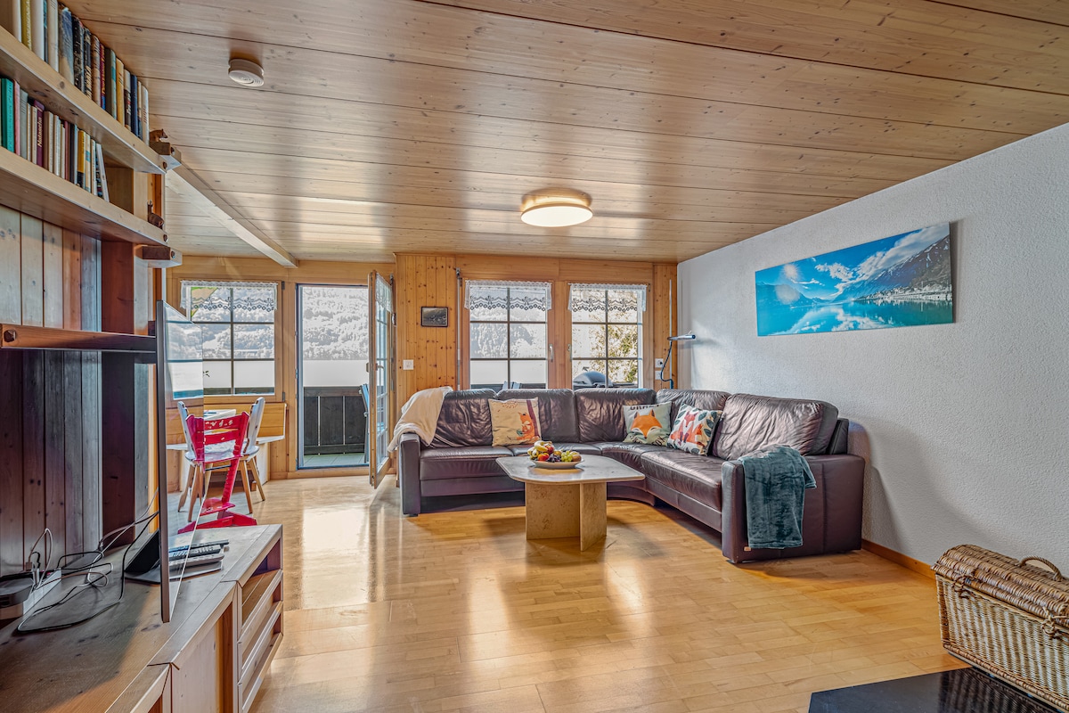 Top Airbnb: At lake, 3 min to train, parking in Brienz (Be)
