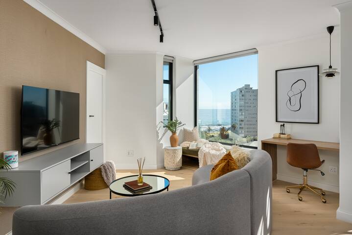 Penthouse in The Sky | 270° Views | Daily Service gallery image 5