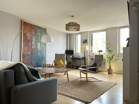 Bright spacious Petit-Bayonne T2