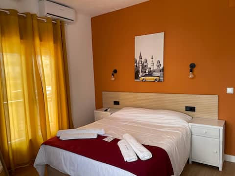 1 Bedroom-Balcony-Kitchen Apartment for 4