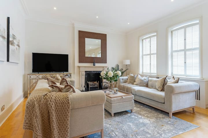 Fabulous 3 Bedroom Apartment in Kensington