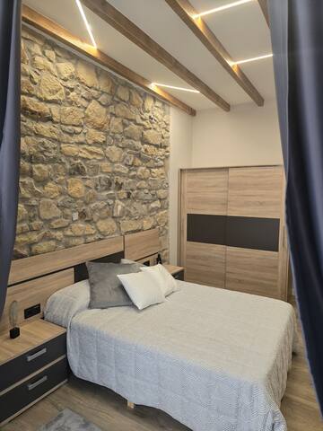 Iparragirre St. Apt. with AC. License ESS03504 gallery image 4