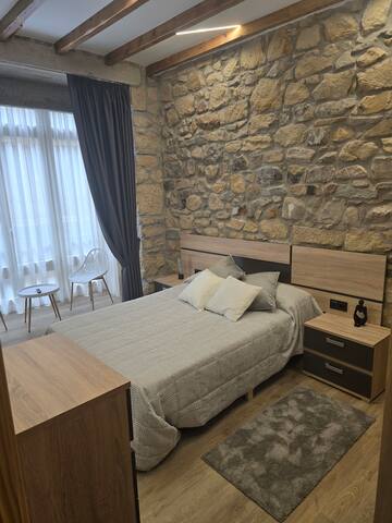 Iparragirre St. Apt. with AC. License ESS03504 gallery image 2