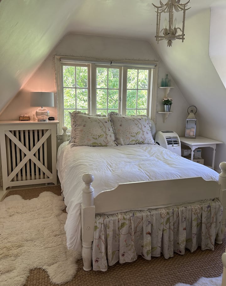 3rd Floor Guest Suite In Charming New England Home - Villanova, PA