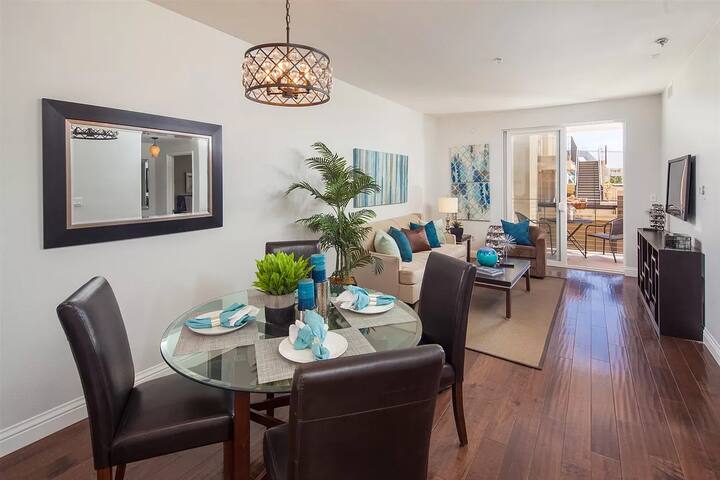 2bdr 2bth near Convention Center gallery image 3