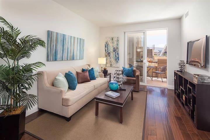 2bdr 2bth near Convention Center