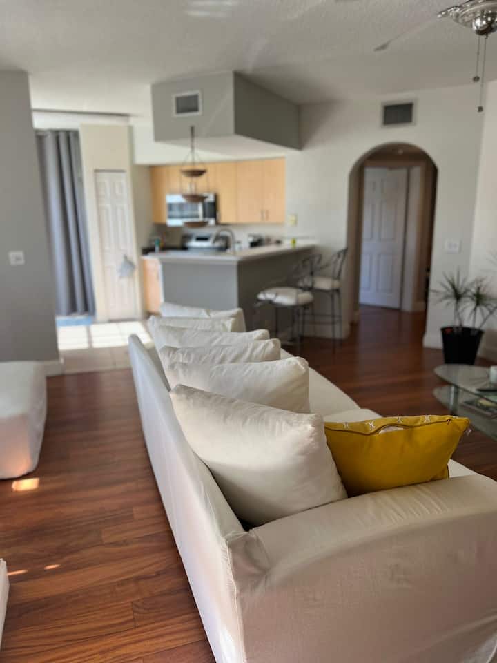 2 Bedrooms 2 Bathrooms - North Lauderdale, FL