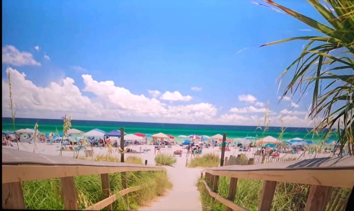 Majestic Mermaid In Pcb 2br/1.5ba Beach 11 Pools - Panama City Beach, FL