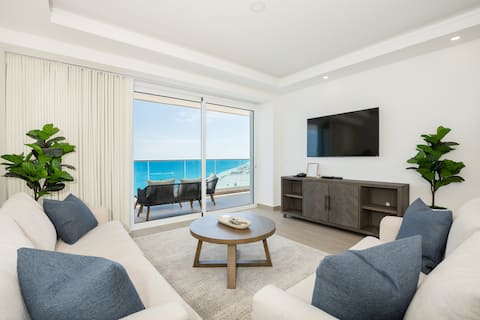 Top Airbnb: Luxury Beachfront Condo - Rocky Point in Sonora