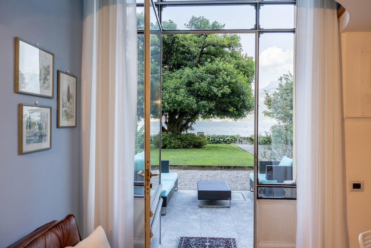 Propriété Airbnb réussie: The Lakefront Dream Loft - with private garage box à Menaggio