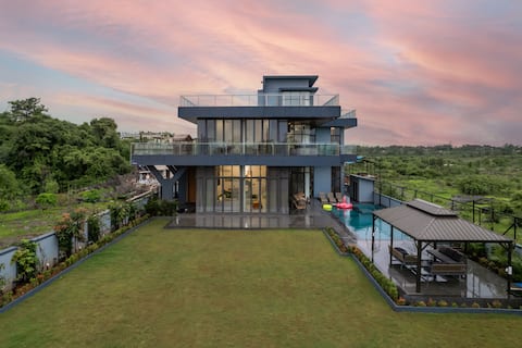 Seraphine by StayVista, 6BHK Pool, Games & BBQ