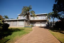 Sunny villa with pool and garden in Gauteng, ZA