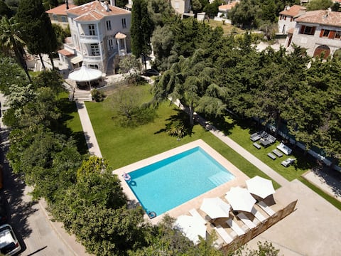 Family getaway on the French Riviera for up to 20 people