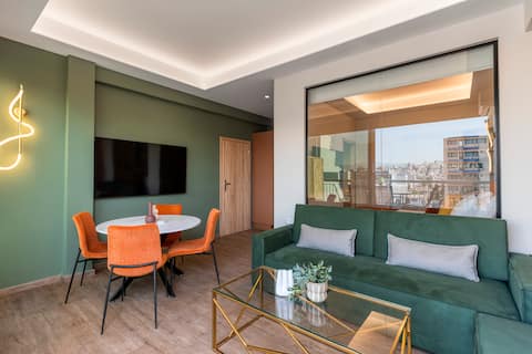 Top Airbnb: Piraeus Port Suites 2 bedrooms 6 pax with balcony in ΠΕΙΡΑΙΑΣ