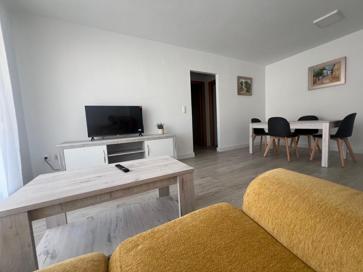 Top performing Airbnb: Apartment on the beach in Gandía in Gandia