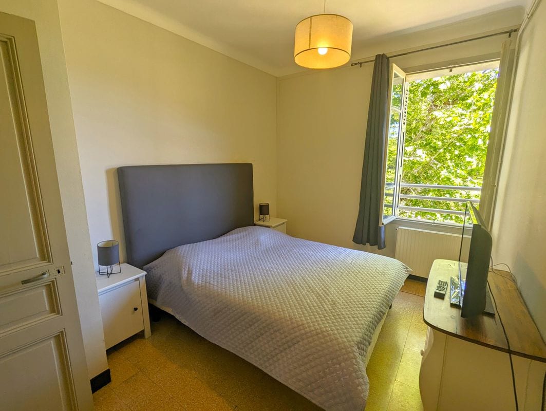 Chambre Parentale avec lit double 160 x 200 cm