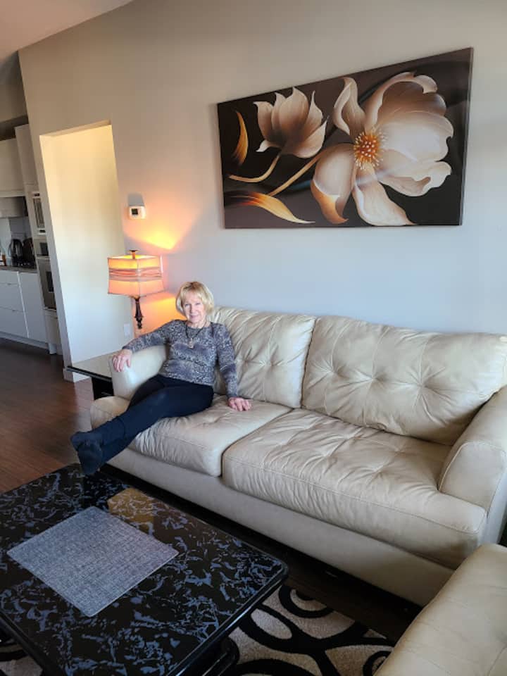 Gold Bling Condo - Red Deer