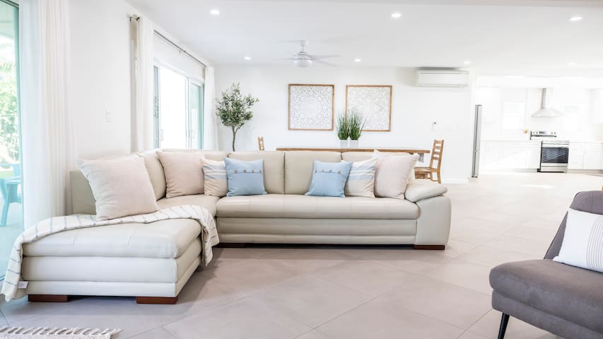 Oceanfront Paradise gallery image 3