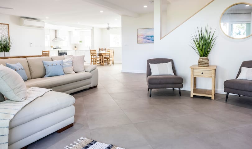 Oceanfront Paradise gallery image 2