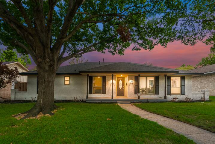 Prestonwood 4 BR 3Bath Home Single Story with Pool gallery image 4