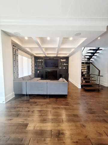 Luxe Haven Heated Pool Sauna Gym gallery image 2