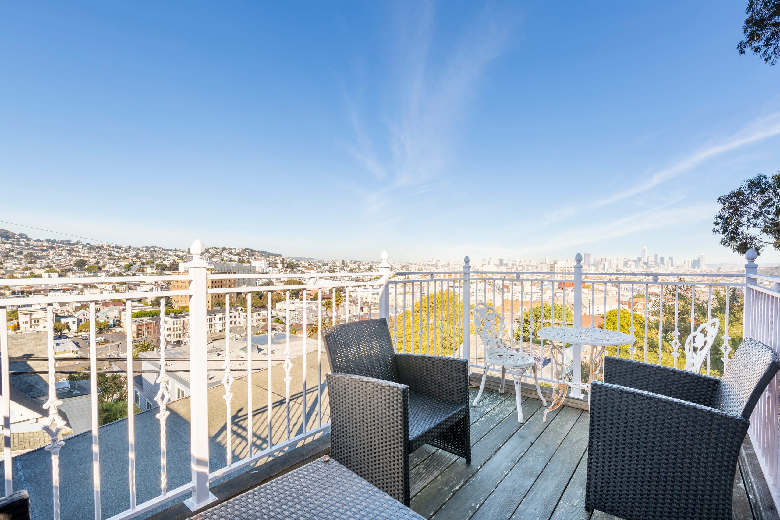 Historic Victorian retreat w/ skyline views - Image 22