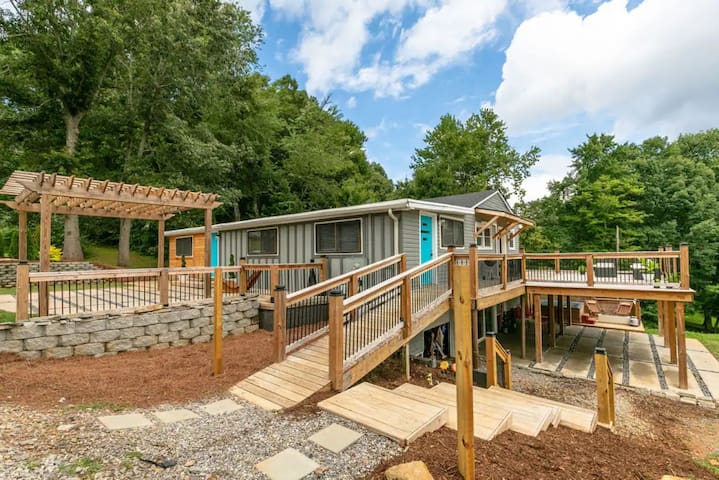 Asheville Escape – Hot Tubs, Game Room, Fire Pit