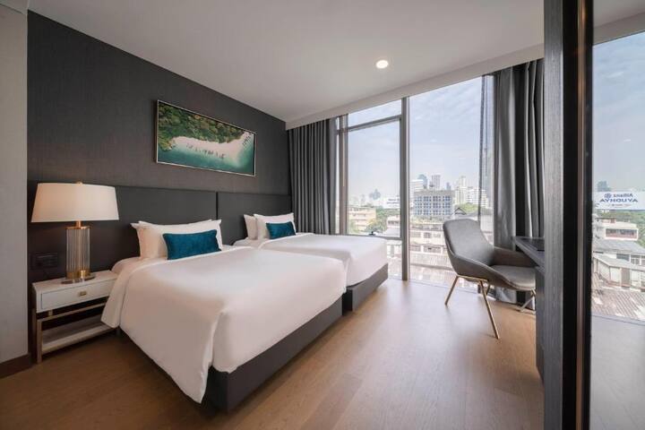 WG 2 BDRS/ 300M MRT/ Gym/ pool gallery image 2