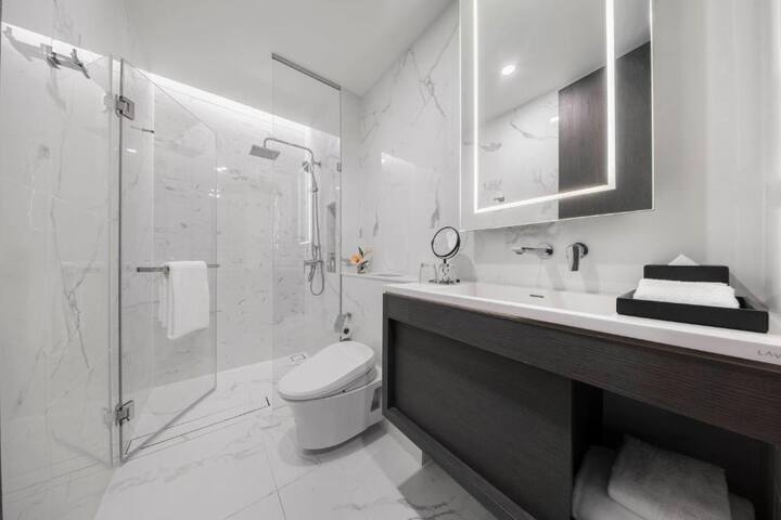 WG 2 BDRS/ 300M MRT/ Gym/ pool gallery image 5