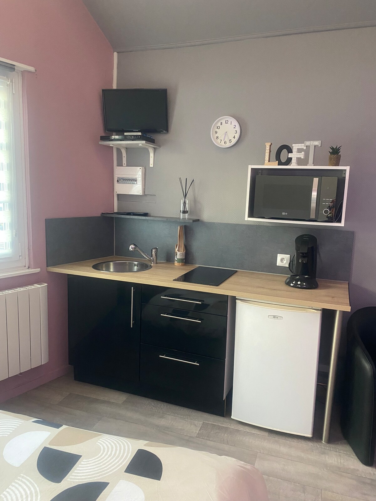 Annonce Airbnb populaire: Welcome to our charming cozy studio à Beauvais