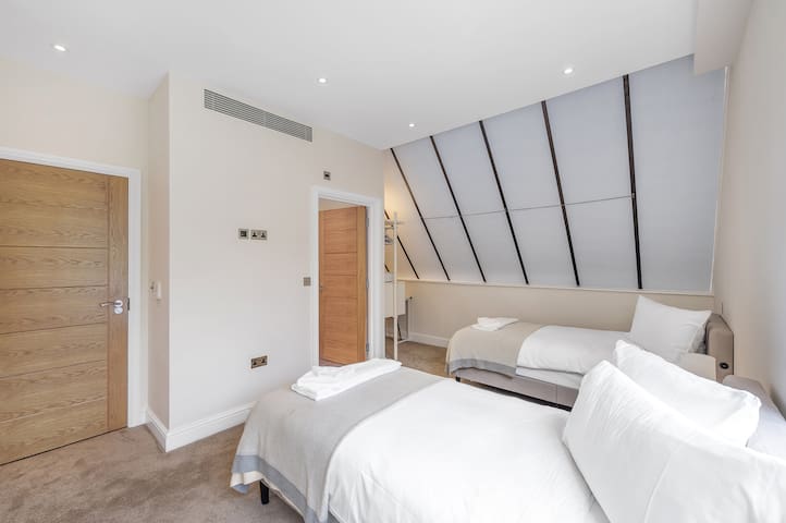 New 3Bed in Knightsbridge gallery image 4