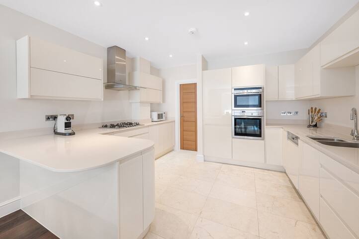 New 3Bed in Knightsbridge gallery image 5