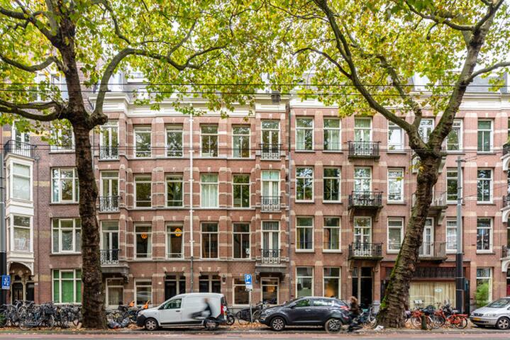 Beautiful apartment in the Pijp gallery image 2