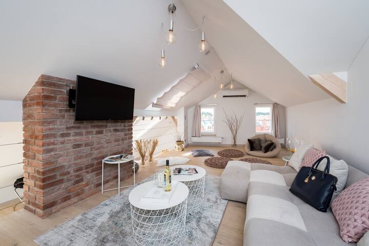 Top 2 bedroom loft in the heart of the Old Town gallery image 2