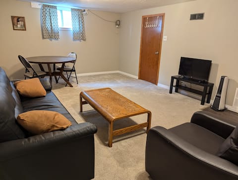 Popular Airbnb listing: 1 bdrm basement suite in house in Mill Creek South