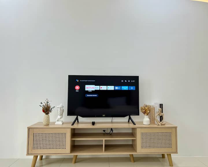 2-5pax Pj@atria Mall Sofo/netflix - Petaling Jaya