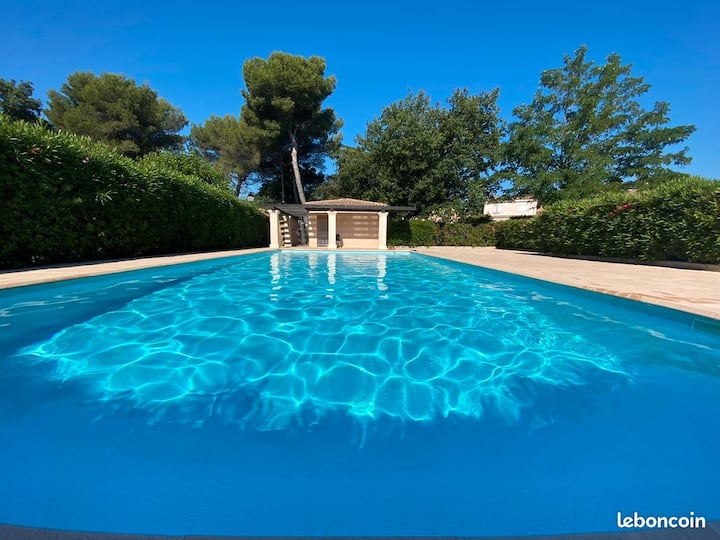 Magnifique Villa à Louer Sur Antibes - Antibes