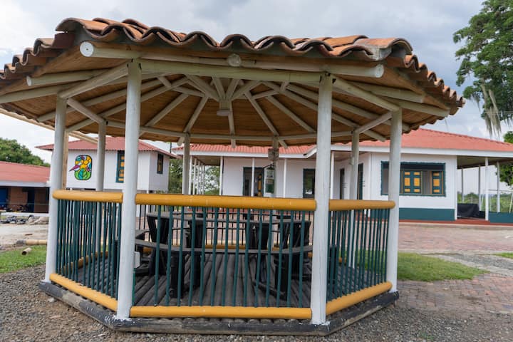 Granja Colina Del Sol - Montenegro