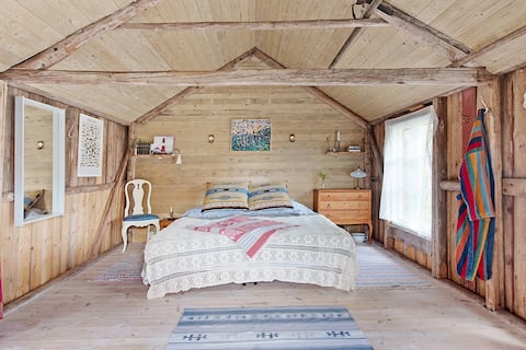 Top Airbnb: Lillstugan by the sea and forest in Orust