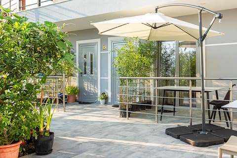Golden Studio's 1 - Kitchen, Parking & Balcony