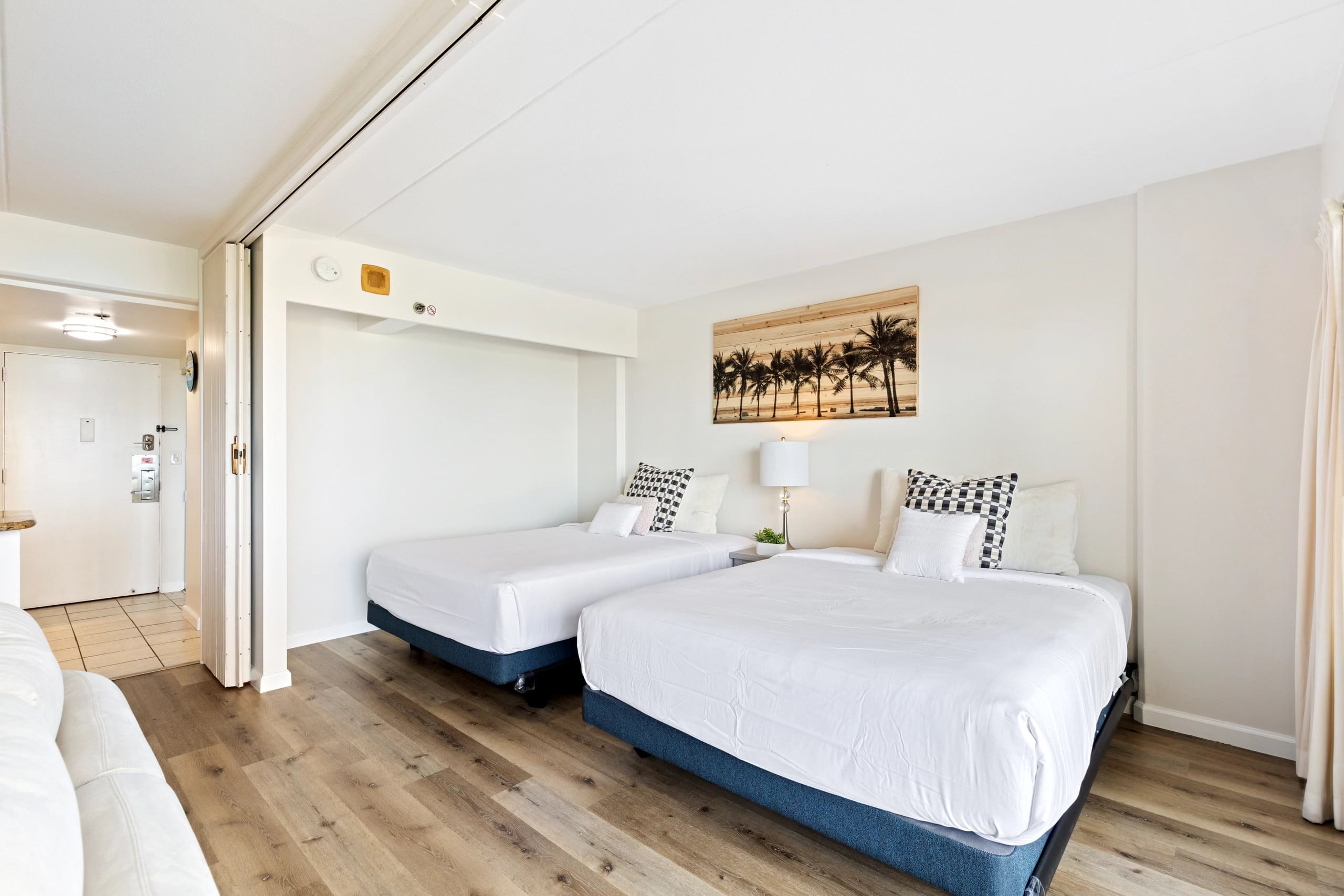 Condo in Honolulu · ★4.84 · 1 bedroom · 3 beds · 1 private bath - Image 8