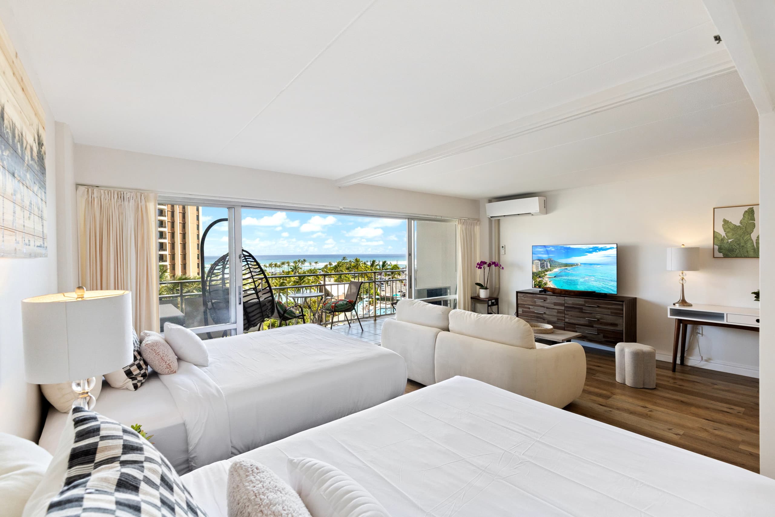 Condo in Honolulu · ★4.84 · 1 bedroom · 3 beds · 1 private bath - Image 20