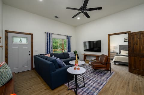 Top performing Airbnb: Orange Door Oasis Lake Texoma in Preston