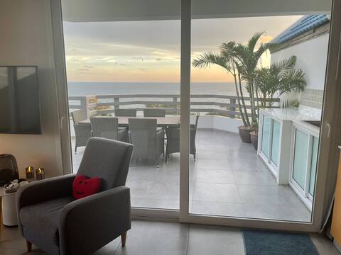 Stylish, huge balcony, sea-views