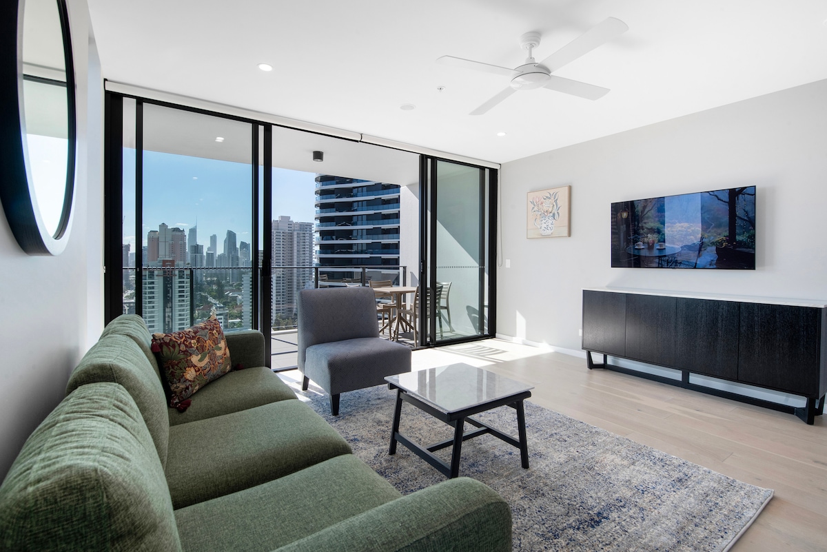 Successful Airbnb property: Cozy Central Broadbeach Apartment, 106 square mete in Broadbeach