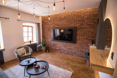 Popular Airbnb listing: Old Town Living Apartments in český Krumlov