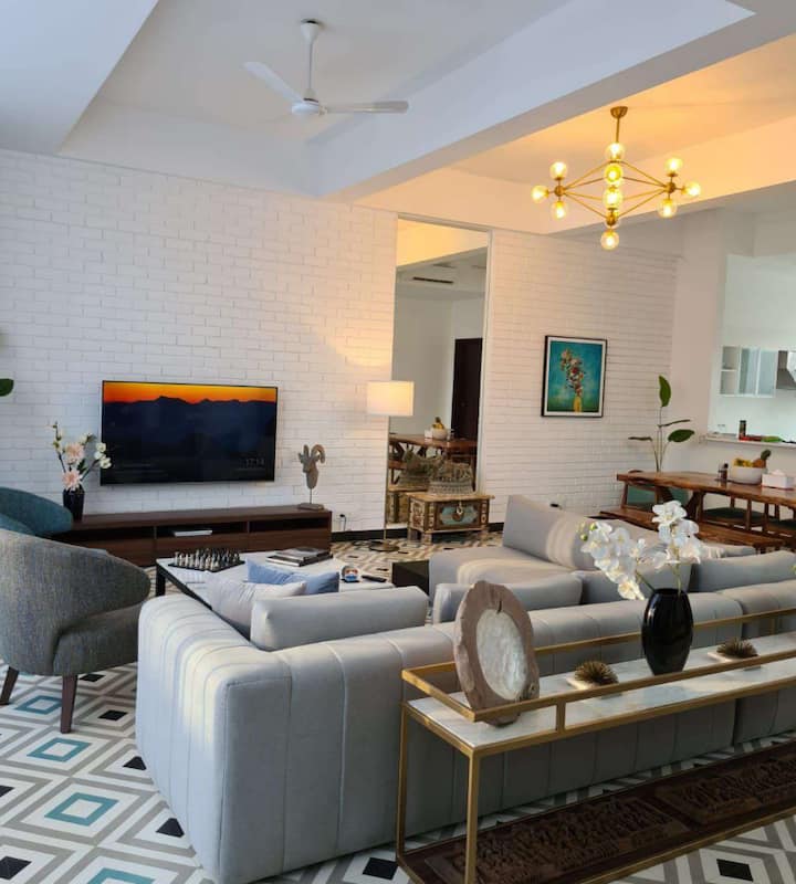 Living room image 5