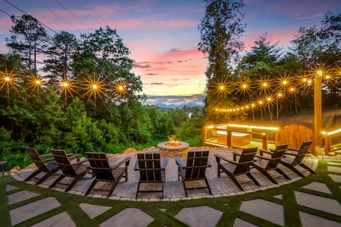 Starlit Lux Retreat AVL by 5 Seasons Homestays