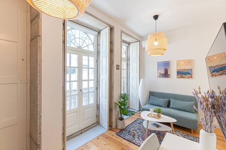 Charmhost Gestao De Alojamentos managed Airbnb listing 2
